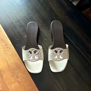 Tory Burch Cream Slide Sandals with Logo Medallion